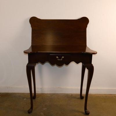 Vintage Queen Anne Style Flip Top Game Table