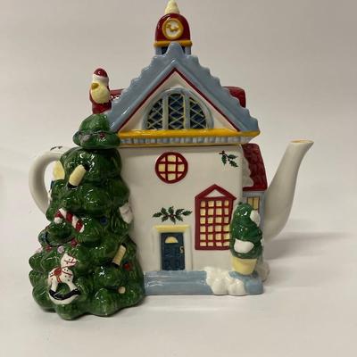 Spode Christmas Tree Town Hall Teapot