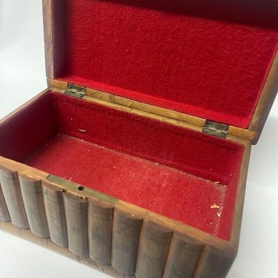 Antique Italian Sorrento Ware Olive Wood Casket, 1920s