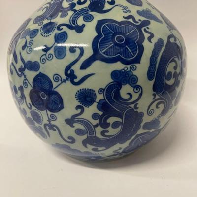 Blue And White Chinese Porcelain Vase.