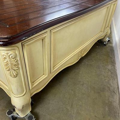 Thomasville Impressions 2 Tone Wood Coffee Table