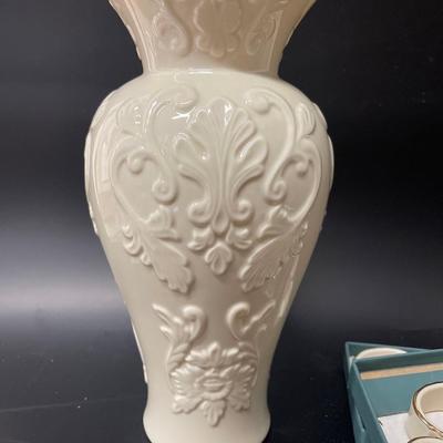 Lot of Lenox Georgian Vase & 10 Napkin Rings