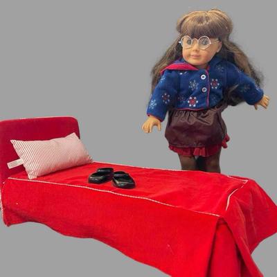 American Girl - Molly with Mollys Bed