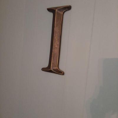 The letter "I" 