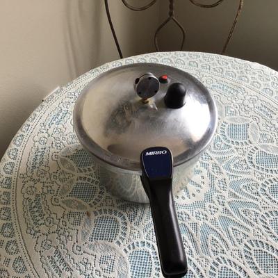 Mirror Pressure Cooker.