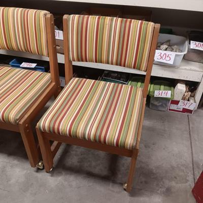 2 UPHOLSTERED CHAIRS ON CASTERS