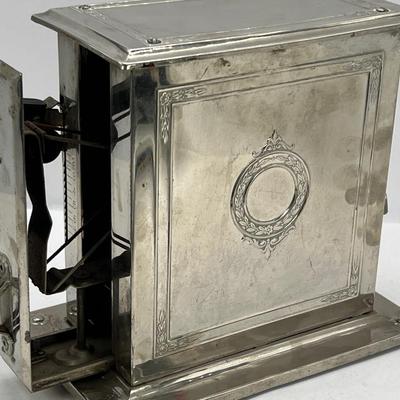 Universal Landers, Frary and Clark E-9422 Toaster