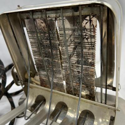 2 antique toaster 1 flat sandwich toaster for restoration