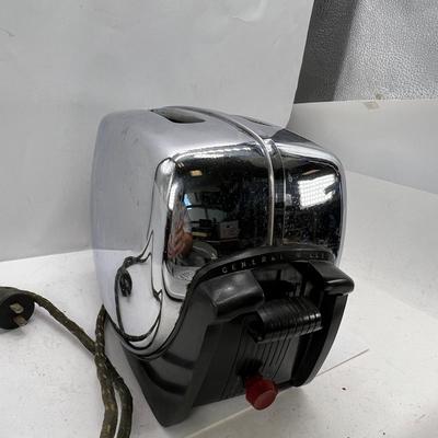 General Mills pop up toaster