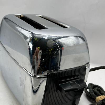 Montgomery Ward Automatic pop up Toaster