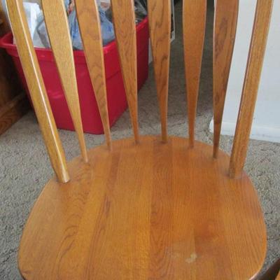 4 dinning room chairs. Will deliver - see description.