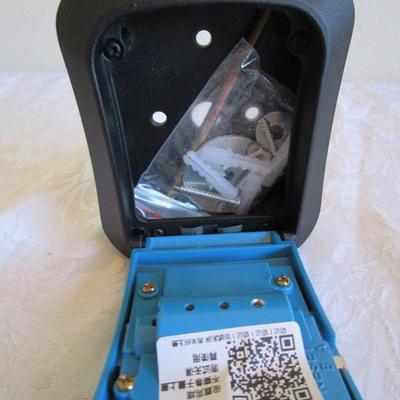 Wall mounted key box