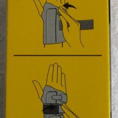3M Futuro Left Wrist Brace - new