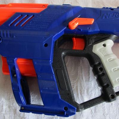 Nerf Shell Strike DS-6. Excellent condition with three extra cartridges