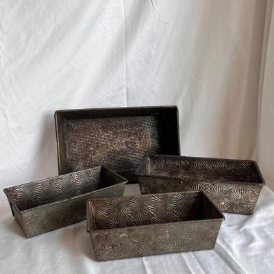 Mirro, Farberware, and More Baking Pans and Accessories (K-DZ)