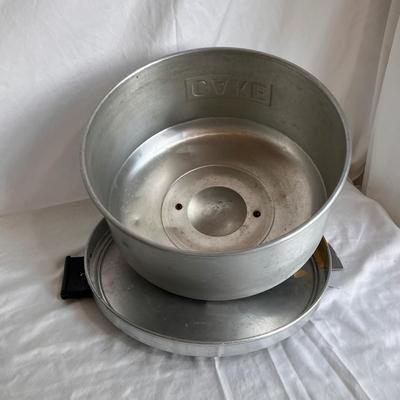 Mirro, Farberware, and More Baking Pans and Accessories (K-DZ)