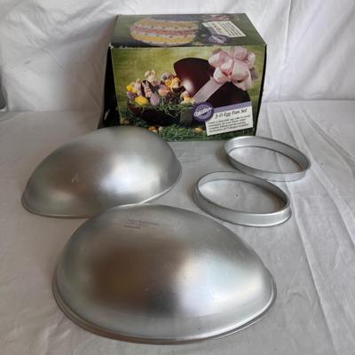 Mirro, Farberware, and More Baking Pans and Accessories (K-DZ)