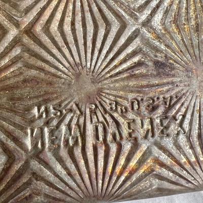 Mirro, Farberware, and More Baking Pans and Accessories (K-DZ)