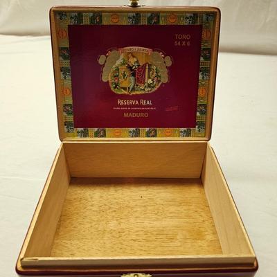 Collection of Cigar & Cigarette Containers (BS-JS)