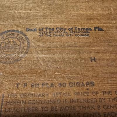 Collection of Cigar & Cigarette Containers (BS-JS)