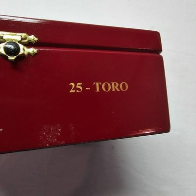 Collection of Cigar & Cigarette Containers (BS-JS)