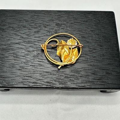 Vintage Gold Tone Flower Brooch