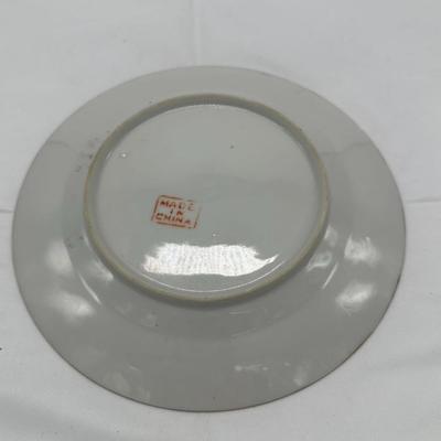 Chinese vintage porcelian famille rose plate 7.5"-local pickup and shipping available