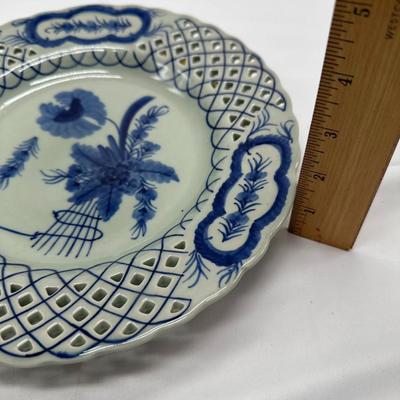Chinese Export Stype Porcelian Plate-local pickup and shipping available