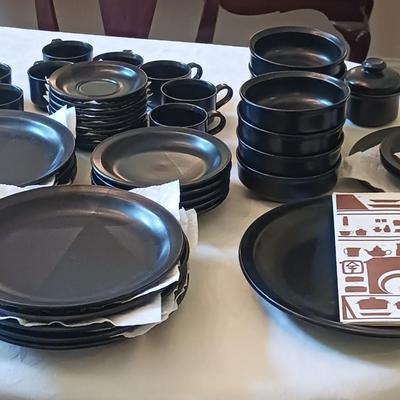 Iron Mountain House of Denmark Stoneware Blueridge Pattern
