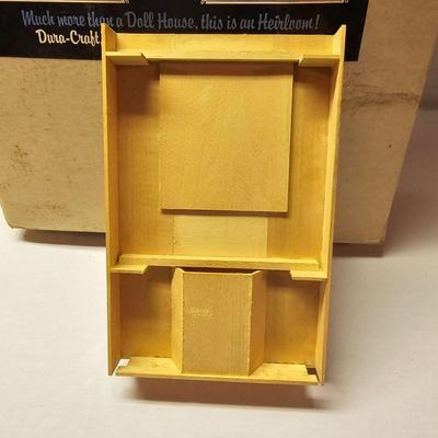 Dura Craft Miniature Farm House Kit + Furniture (BS-JS)