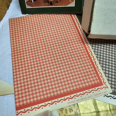 Dura Craft Miniature Farm House Kit + Furniture (BS-JS)