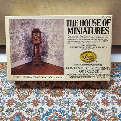 Dura Craft Miniature Farm House Kit + Furniture (BS-JS)