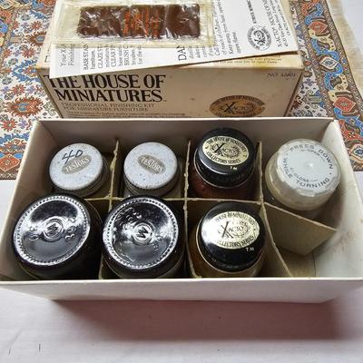 Dura Craft Miniature Farm House Kit + Furniture (BS-JS)