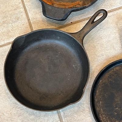 WAGNER / LODGE / CAST ~ Six (6) Assorted Cast Iron Pans