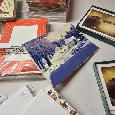 Christmas & All-Occasion Gift Wrap, Bags and More (BS-JS)