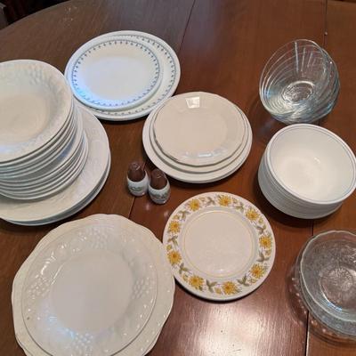  Miscellaneous Tableware Lot 