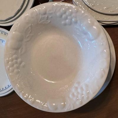  Miscellaneous Tableware Lot 