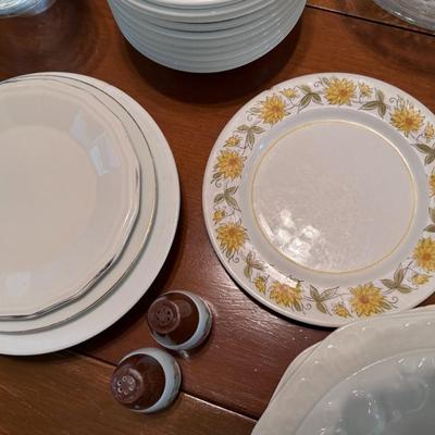  Miscellaneous Tableware Lot 