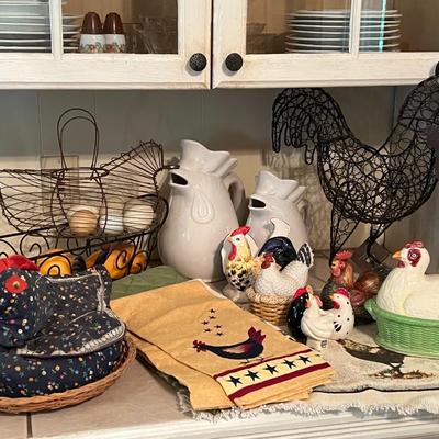 Farmhouse Decor Lot- Roosters/Chickens
