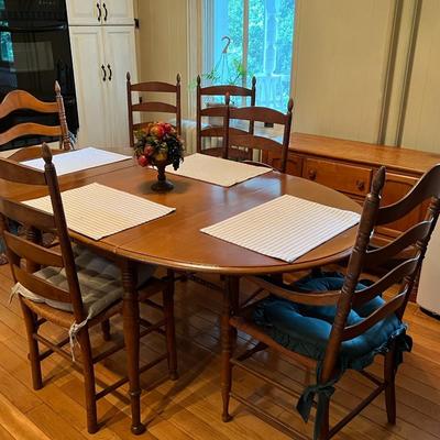 Farmhouse Table w/ 6 Chairs 