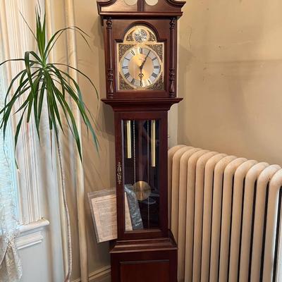 Windsor Clock Company Grandfather Clock- 1977/1978