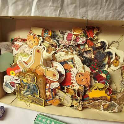 Paper Christmas Ornaments & Tags (BS-JS)