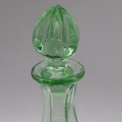 Tiara Decanter Chantilly Green and (2) Glasses