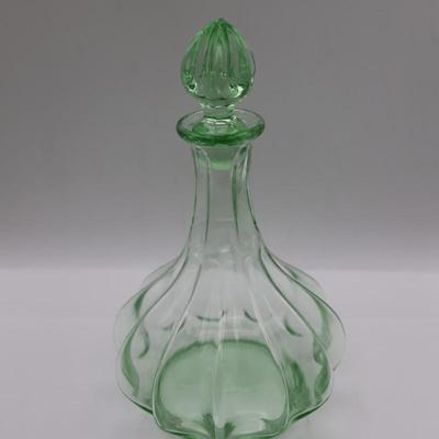 Tiara Decanter Chantilly Green and (2) Glasses