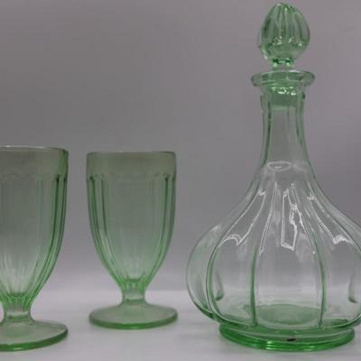 Tiara Decanter Chantilly Green and (2) Glasses