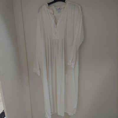 Vintage Nightgowns and Slips (PC-BBL)