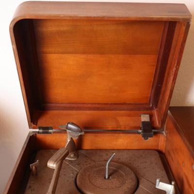 Antique Philco Phonograph/Radio (See Description)