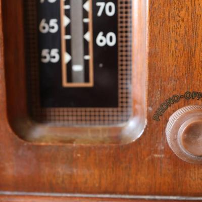 Antique Philco Phonograph/Radio (See Description)