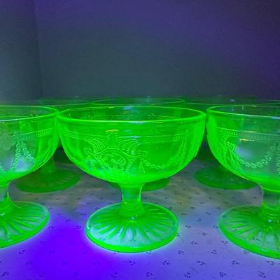 ANCHOR HOCKING Uranium Sherbet Glass Dishes (9)