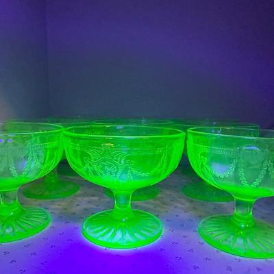 ANCHOR HOCKING Uranium Sherbet Glass Dishes (9)